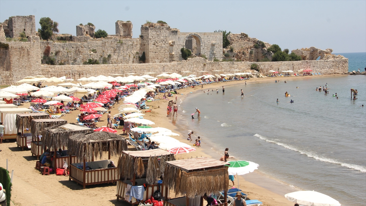 Kızkalesi'nde Bayram Tatilinde Oteller Tam Kapasite Doluluğa Ulaştı