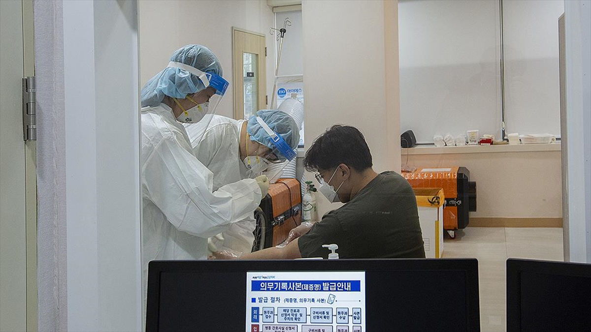 Güney Kore'de Günlük Kovid-19 Vakaları 40 Bine Yaklaştı