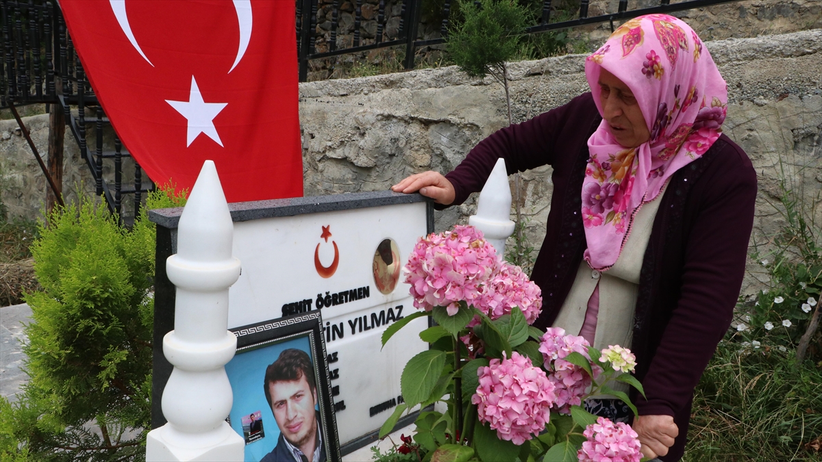 Şehit Öğretmen Necmettin Yılmaz'ı Annesi Anlattı