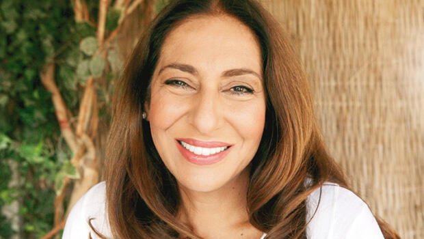 19 yaşındaki halini paylaşan Melek Baykal, güzelliğiyle göz kamaştırdı