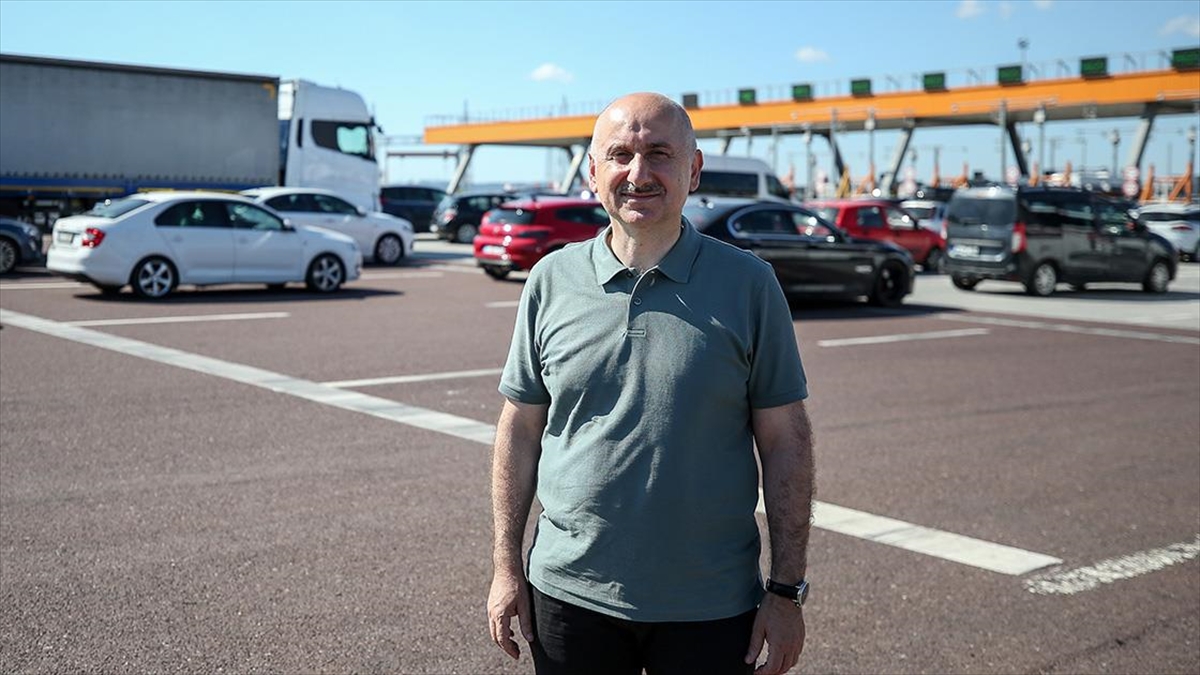 Bakan Karaismailoğlu: Güvenli Yollar Sayesinde Yüzde 80'in Üzerinde Trafik Kazalarında Azalma Yaşandı