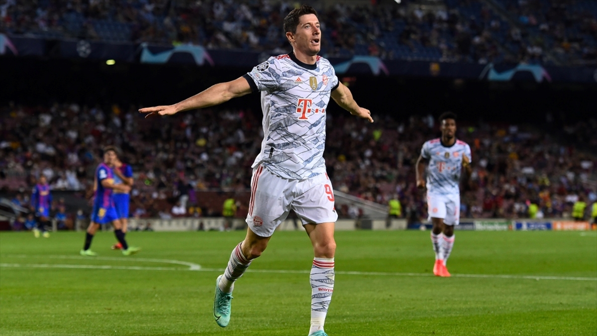 Barcelona, Robert Lewandowski Transferini Açıkladı