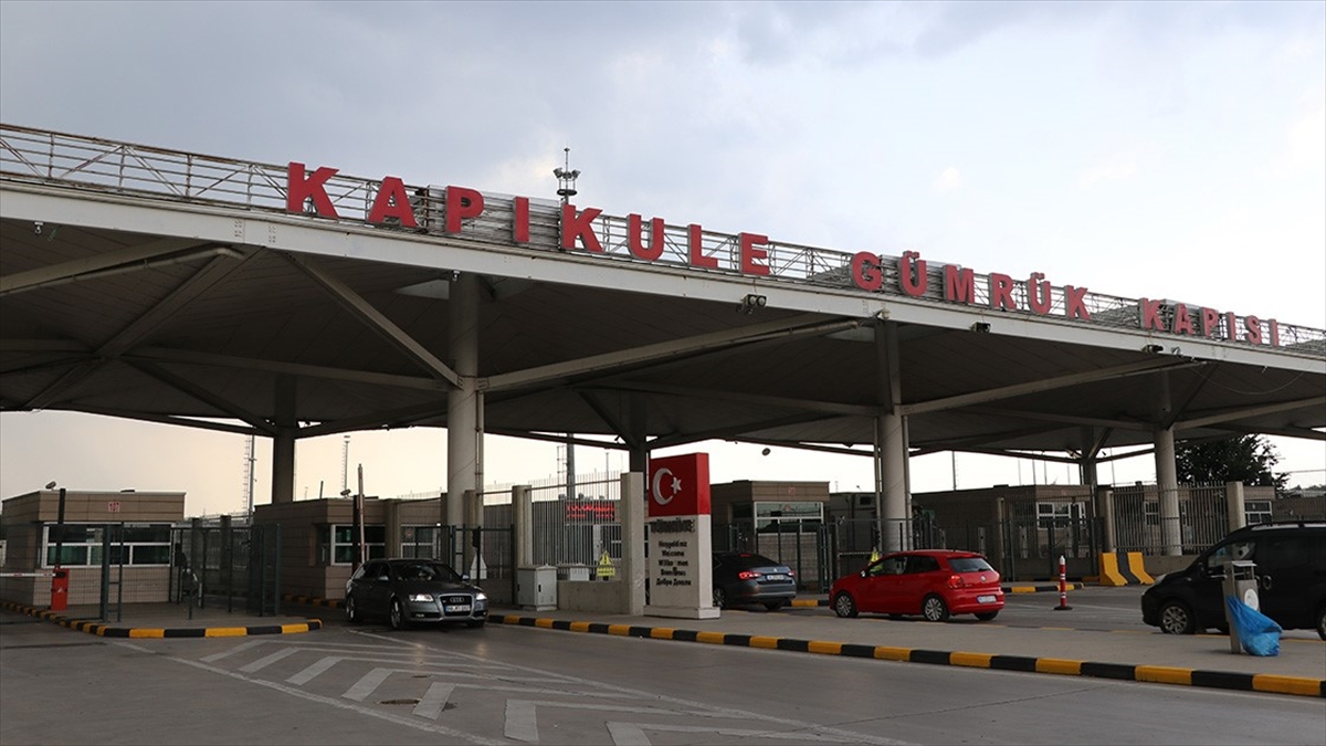 Kapıkule'den Bir Günde 35 Bin 887 Yolcu Giriş Yaptı
