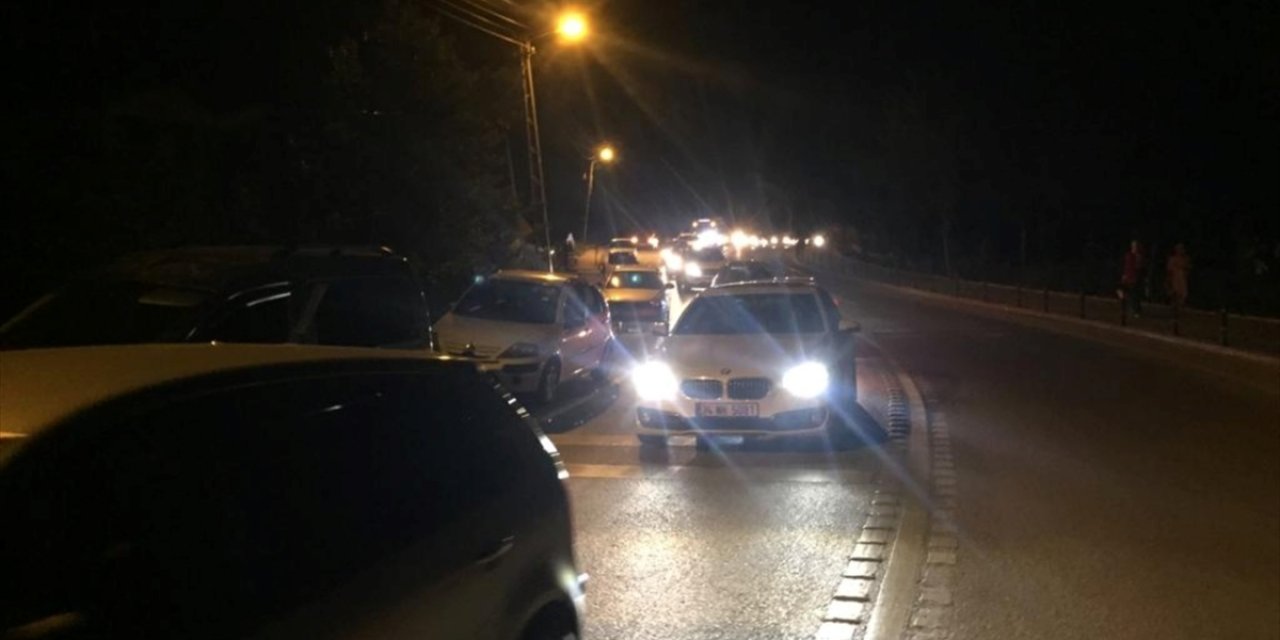 Antalya - Konya, Konya - Ankara  Kara Yollarında Tatil Dönüş Yoğunluğu