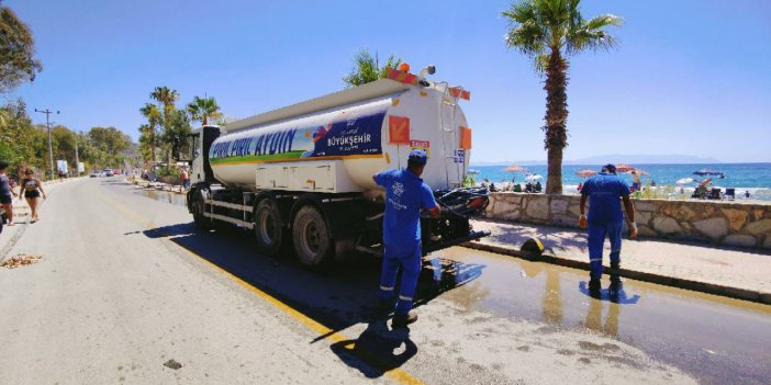 KUŞADASI’NDA 9 GÜNLÜK BAYRAM TATİLİNDE PLAJLARDAN 3500 TON ATIK TOPLANDI