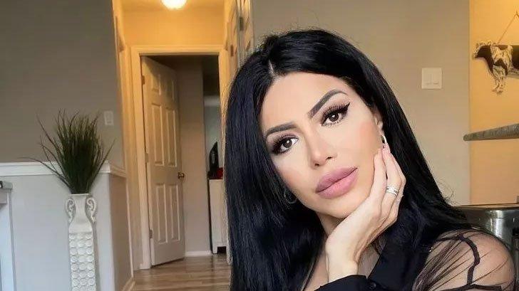 Instagram ünlüsü zayıflamak için ameliyat oldu, göbek deliğini kaybetti