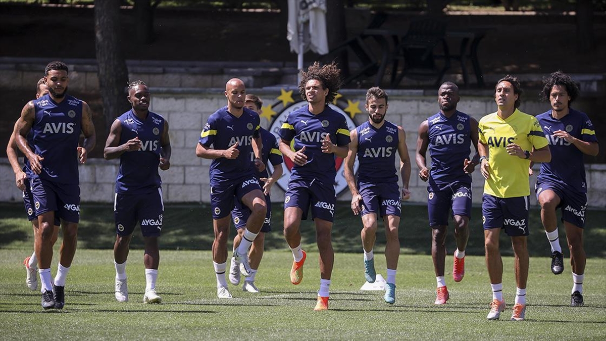 Fenerbahçe'de Dinamo Kiev Maçı Hazırlıkları Sürüyor