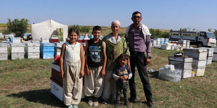 Balıkesirli Gezgin Arıcı Ailesiyle En İyi Balı Üretmek İçin Bölge Bölge Dolaşıyor