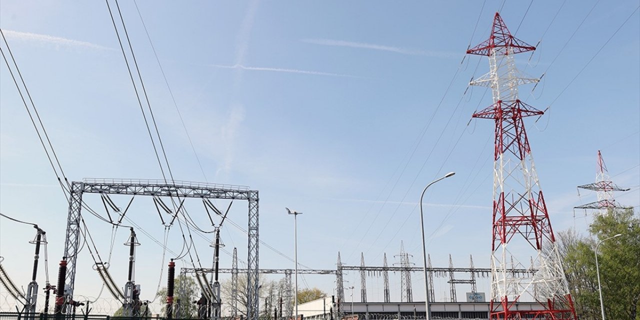 Küresel Elektrik Talebindeki Büyüme, Yüksek Fiyatlar Ve Zayıf Ekonomilerin Etkisiyle Yavaşlıyor