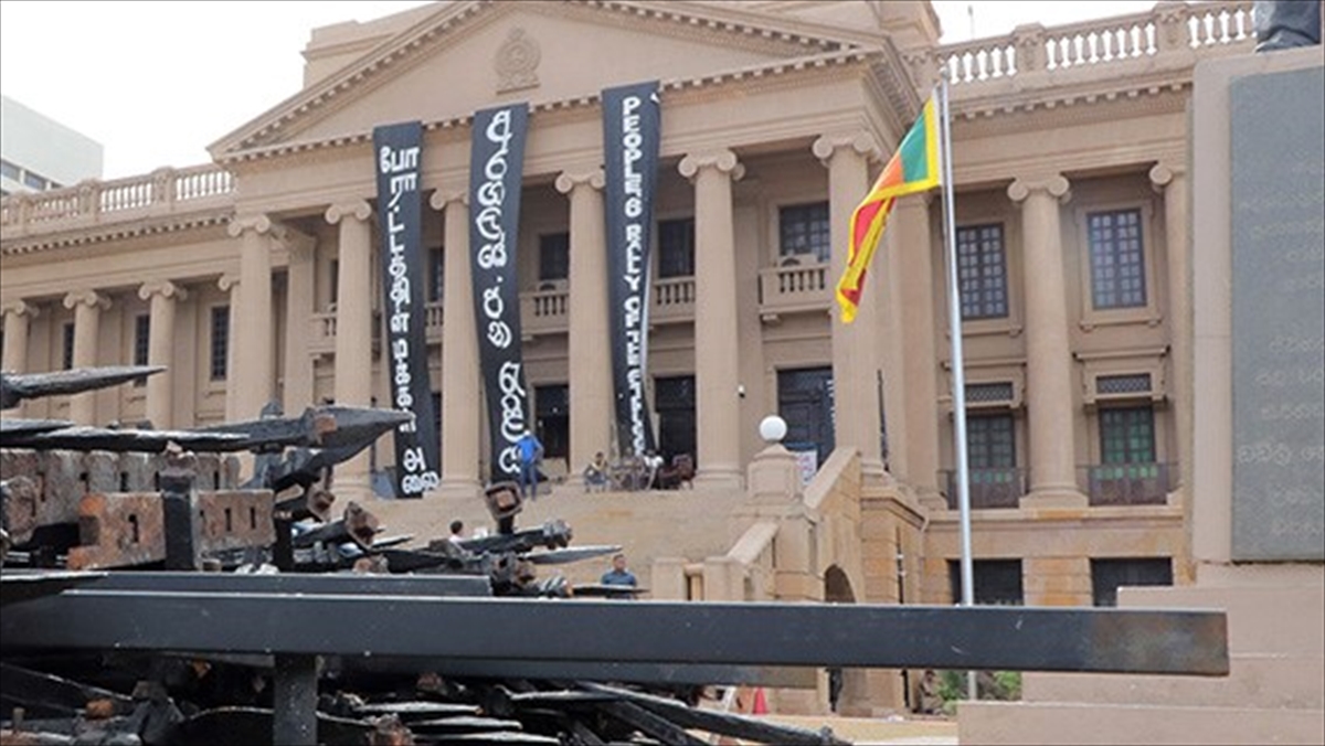 Sri Lanka Yeni Devlet Başkanını Seçiyor