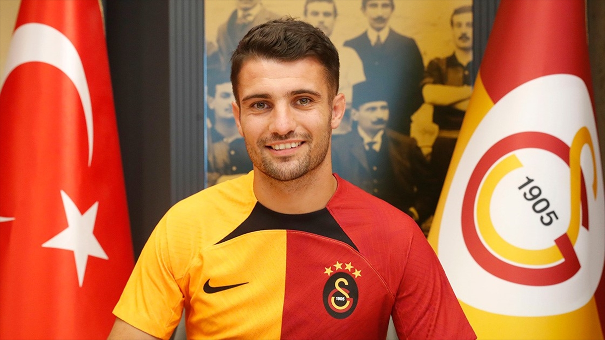Galatasaray, Fransız Futbolcu Dubois İle 3 Yıllık Sözleşme İmzaladı