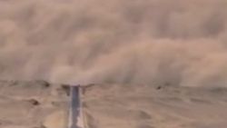 Çin'de kum fırtınası meydana geldi