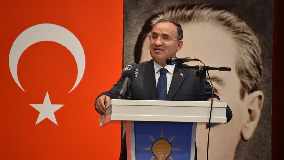 Adalet Bakanı Bozdağ: Uluslararası Antlaşmaları Meclis Yapmıyor, Meclis Koymuyor