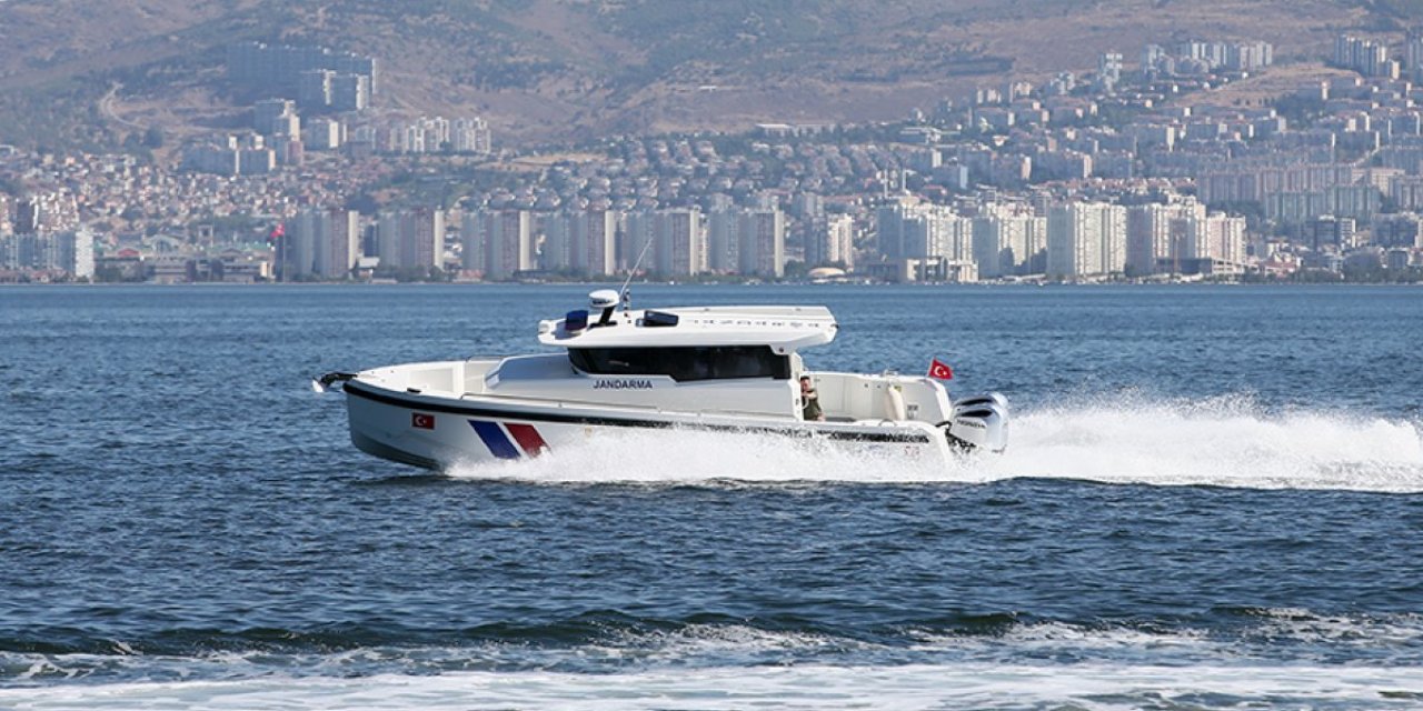 Yerli imkanlarla üretilen 2 bot, jandarmaya teslim edildi