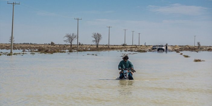 İran'da Sel Felaketinde 20 Kişi Hayatını Kaybetti