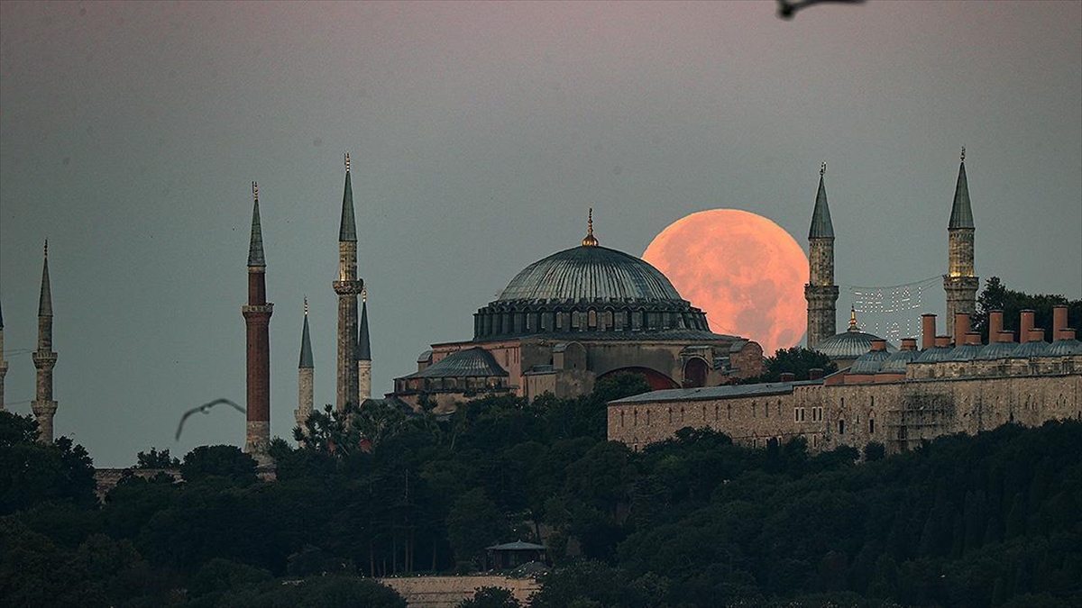 Cumhurbaşkanlığı İletişim Başkanlığından Ayasofya'ya Özel Kitap Ve Belgesel