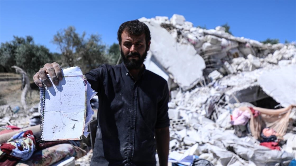 İdlib'de Rusya'nın Saldırısında 4 Yeğenini Kaybeden Mazzan: Uyurken Öldürüldüler