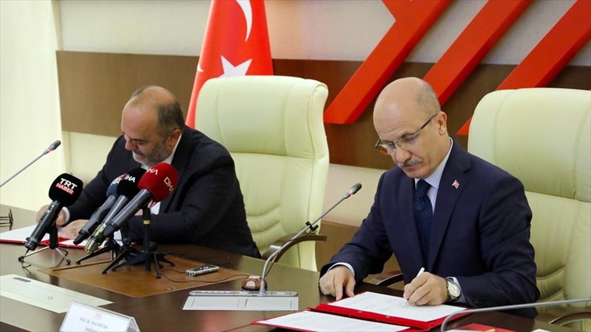 Petrol Ve Doğal Gaz Alanında Eğitim Görecek Öğrenciler 3 Veya 6 Bin Lira Burs Alacak