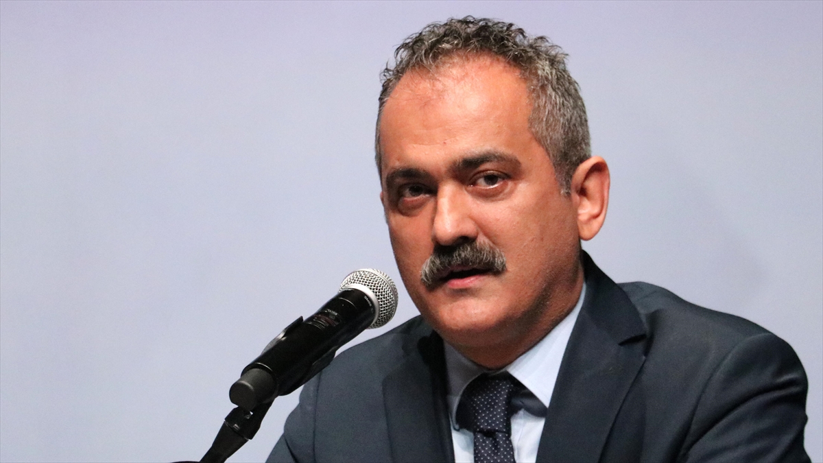 Milli Eğitim Bakanı Özer'den Öğretmen Atamalarıyla İlgili Açıklama:
