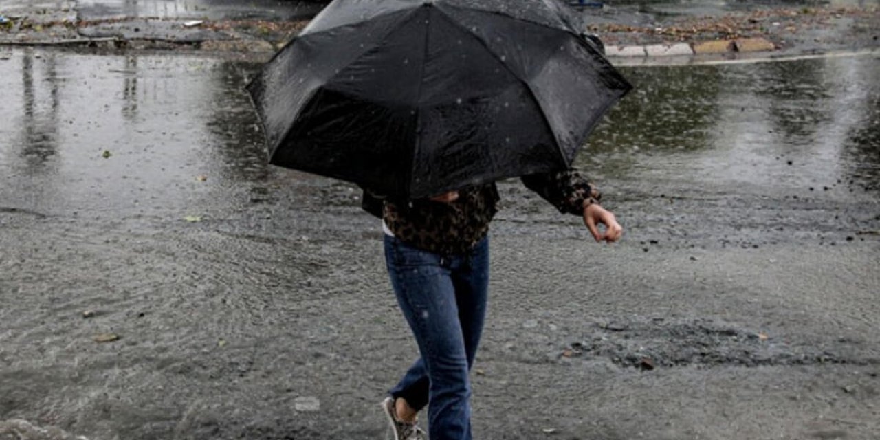 Japonya’da şiddetli yağış, 4 bin haneyi elektriksiz bıraktı