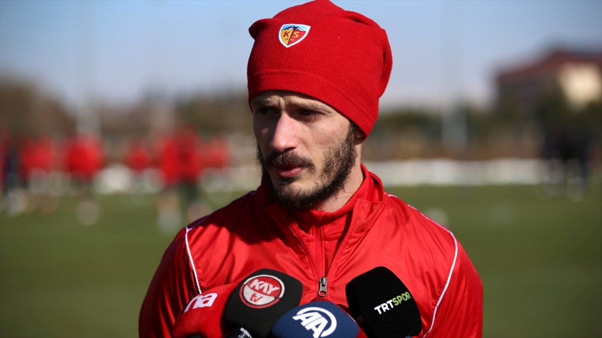 Trabzonspor'da Abdulkadir Parmak, Gaziantep FK'ye Kiralandı