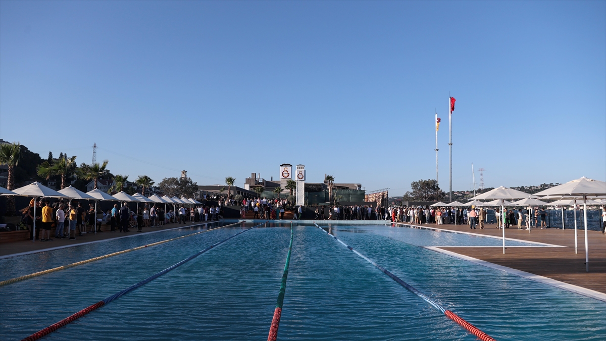 Galatasaray Camiası, Galatasaray Adası'nın Açılışında Bir Araya Geldi