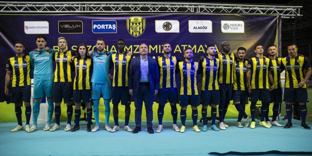 Mke Ankaragücü, Yeni Transferlerine İmza Töreni Düzenledi