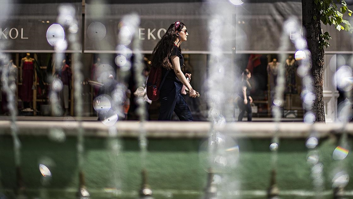 Hava Sıcaklıkları Mevsim Normallerinin Üzerinde Seyretmeye Devam Edecek