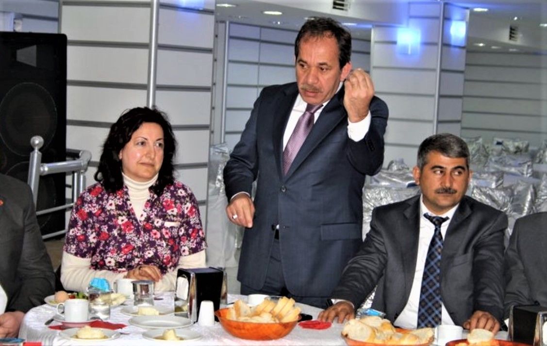 Eski muhtar AKP’li Belediyenin ihalelerine abone oldu