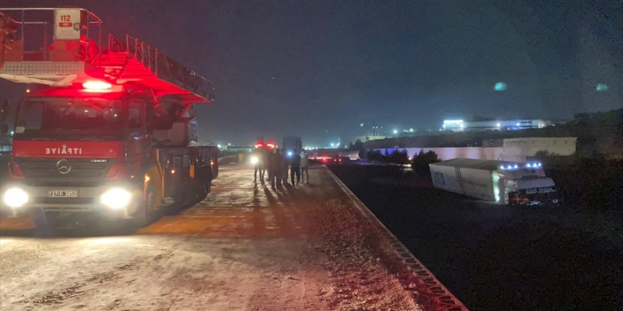 Gaziantep Organize Sanayi Bölgesi (OSB) atık su çilesi! Ulaşım durdu!
