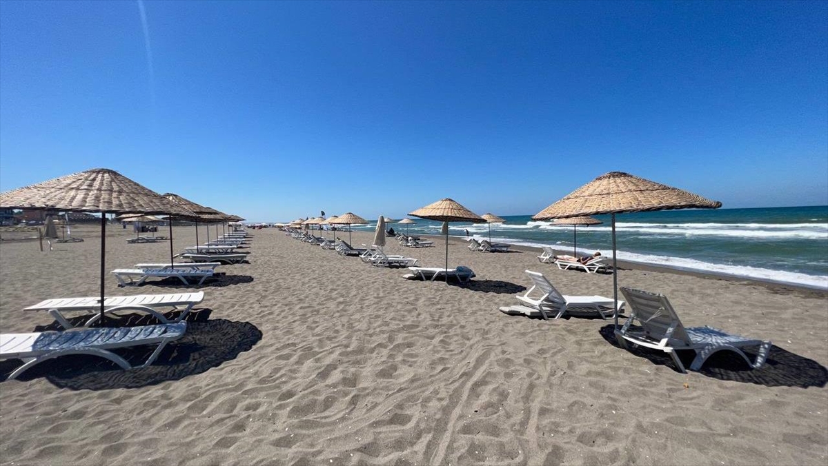 Sakarya'da Olumsuz Hava Koşulları Nedeniyle Denize Girmek Yasaklandı