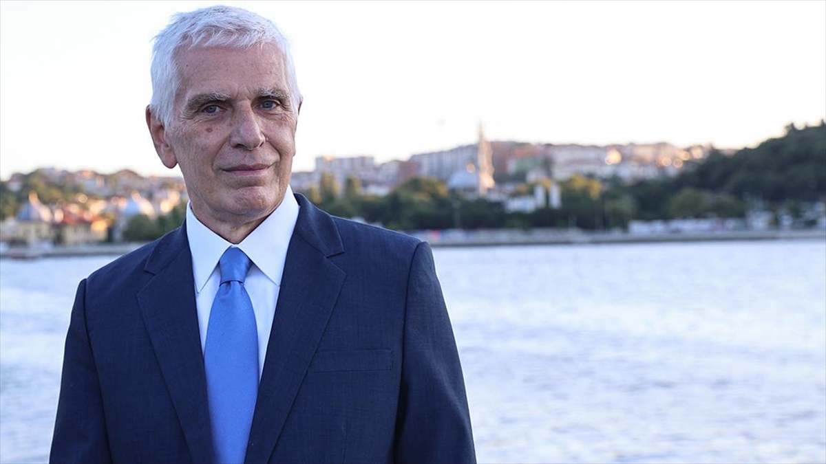 Ayakta Alkışlanan Carmen'de İtalyan Yönetmen İle Kamboçyalı Dramaturg Görev Yaptı