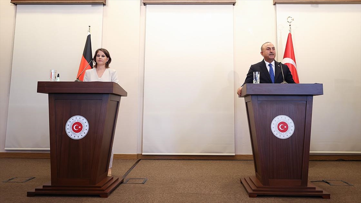 Dışişleri Bakanı Çavuşoğlu: Terör Örgütlerine Kucak Açılması Müttefiklik Ruhuyla Bağdaşmaz