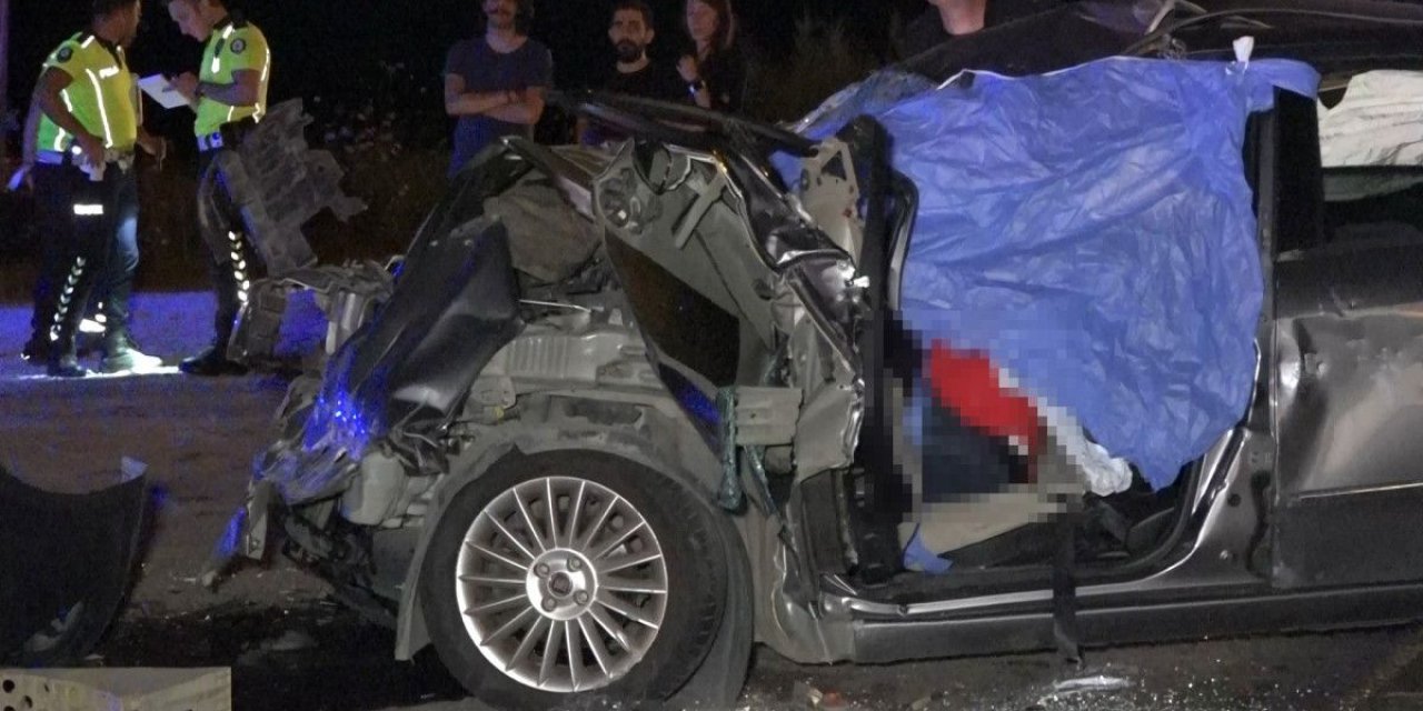 Bursa'da 'U' dönüşü yapan tırla otomobil çarpıştı: 2 ölü, 2 ağır yaralı