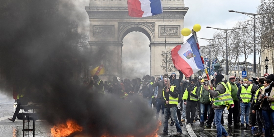 Fransa'da Sarı Yeleklilerin Eylemleri 7. Ayını Doldurdu
