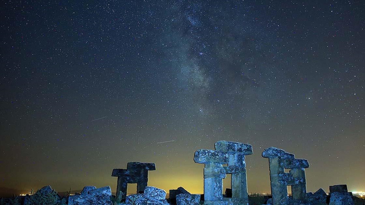 Blaundos Antik Kenti Gece Fotoğraf Tutkunlarını Ağırlıyor