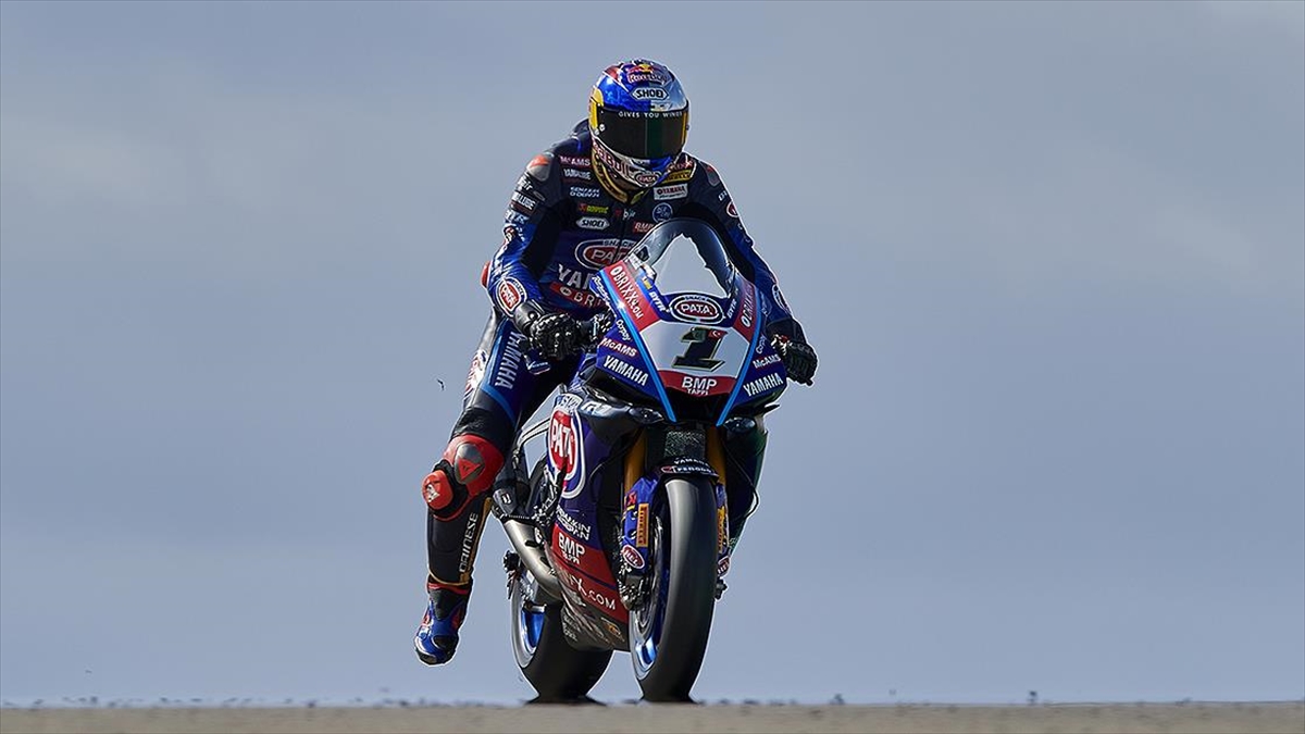 Milli Motosikletçi Toprak Razgatlıoğlu, Çekya'da Birinci Oldu