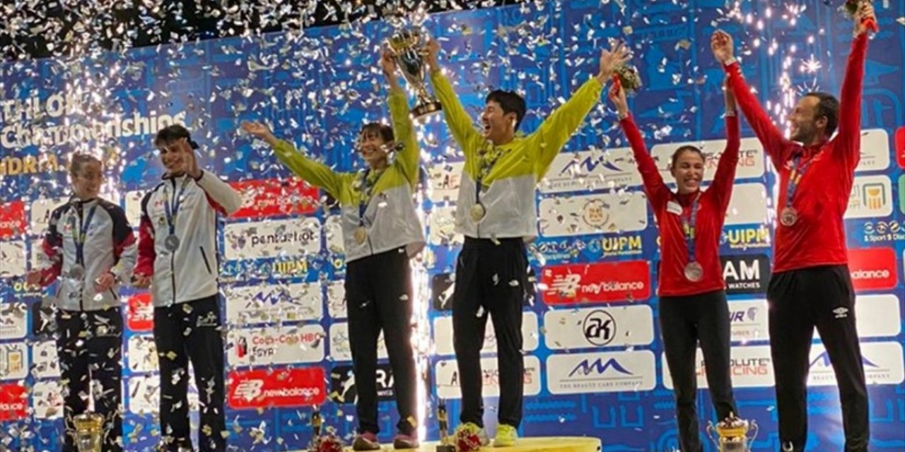 Milli Sporcular İlke Özyüksel Ve Buğra Ünal, Karışık Bayrak Yarışında Üçüncü Oldu