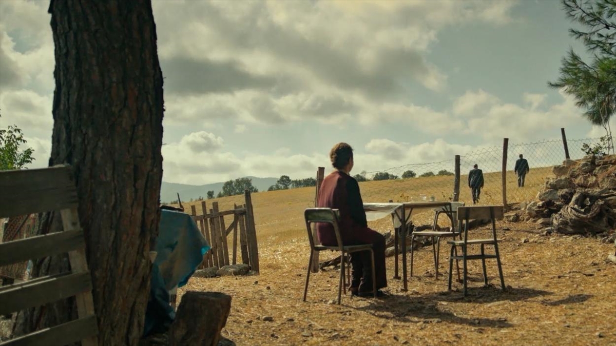 'Bağlılık Hasan' Fransa'da Vizyona Girdi