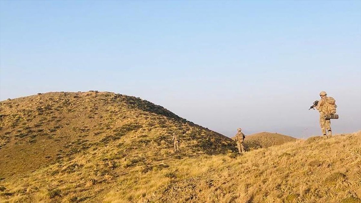 Hakkari'de Eren Abluka-29 Şehit Jandarma Astsubay Kıdemli Çavuş Sinan Aktay Operasyonu Başlatıldı