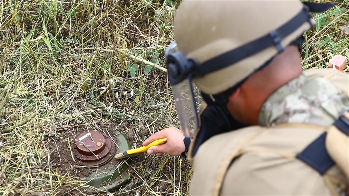 Mehmetçik, Karabağ'ın Mayınlardan Temizliğinde Azerbaycan'a Desteğini Sürdürüyor