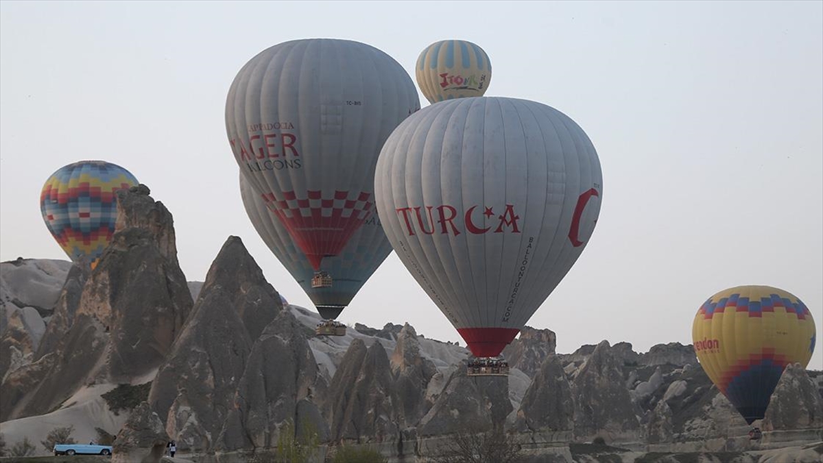 Kapadokya'da Balon Turlarına 7 Ayda 327 Bin 859 Turist Katıldı