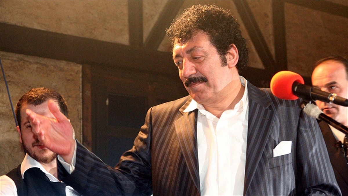 Müslüm Gürses'in Daha Önce Yayımlanmamış 'Bir Canım Kaldı' Dinleyicilerle Buluştu