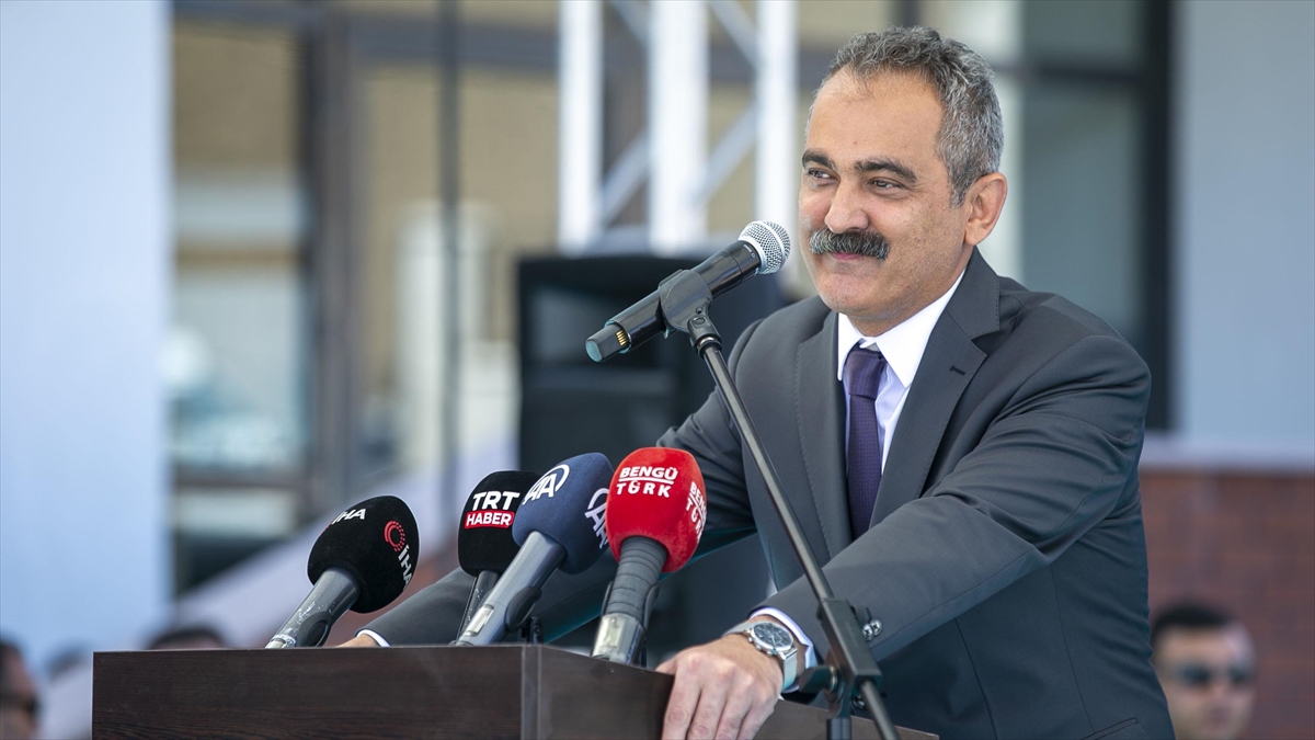 Milli Eğitim Bakanı Özer: Kesinlikle Okula Kayıtlarda Bağış Alınmayacak