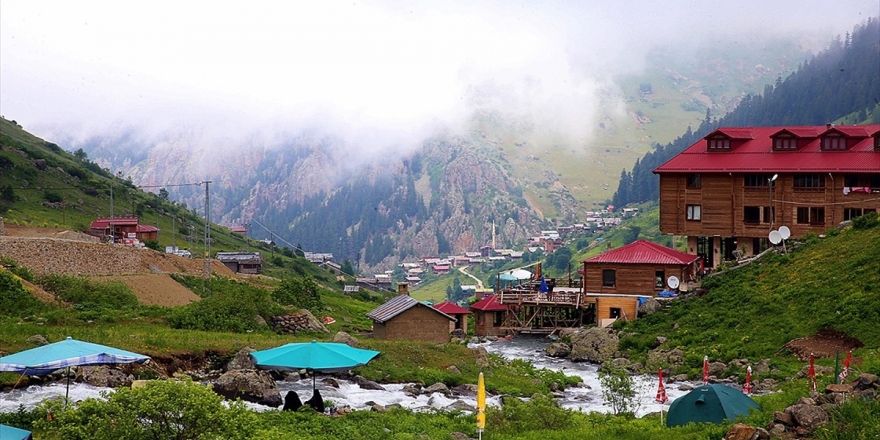 Demirkapı Yaylası'nda Dört Mevsim Bir Arada