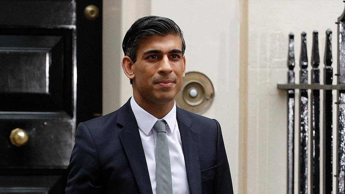 İngiltere'de Muhafazakar Partinin Lider Adayı Sunak'tan Partisine 'Halka Finansal Destek' Uyarısı