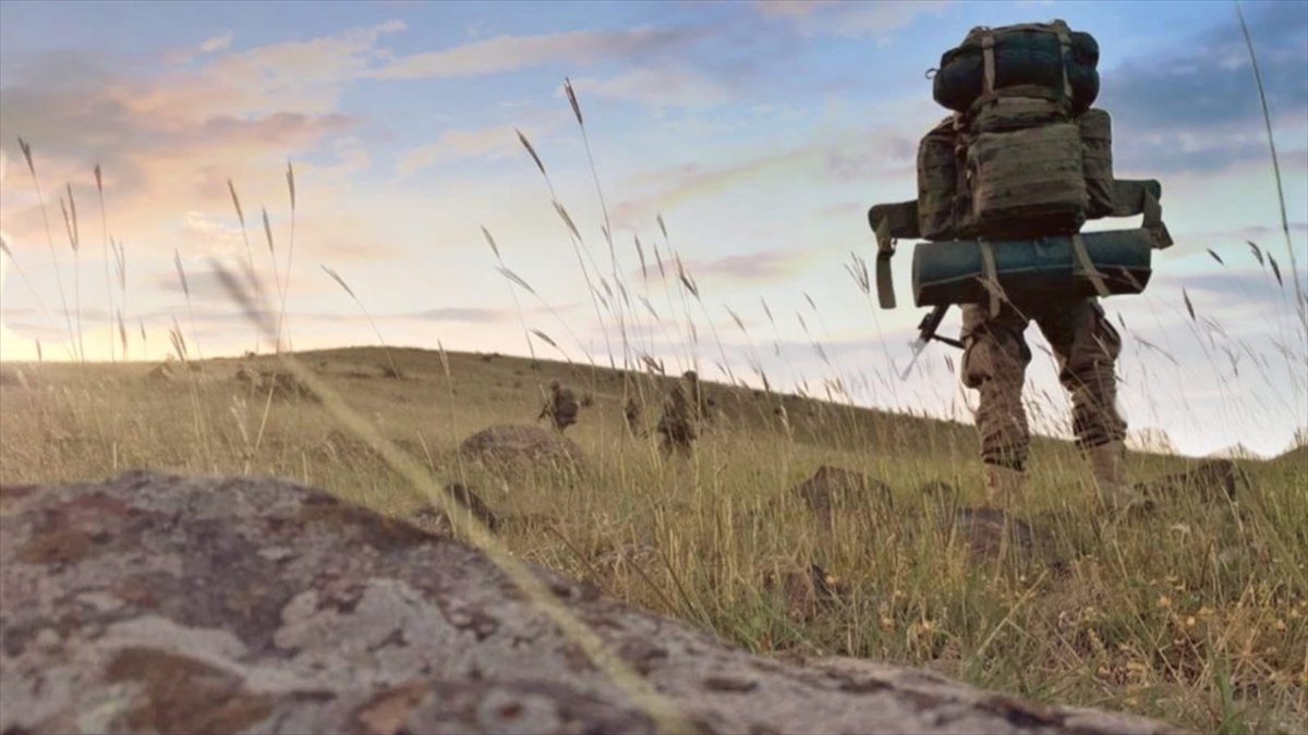 Hakkari'de 1'i Turuncu Kategoride 3 Terörist Etkisiz Hale Getirildi