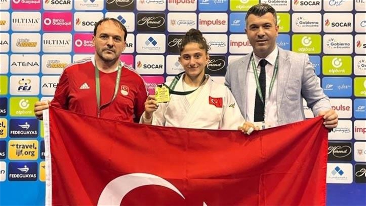 Gençler Dünya Judo Şampiyonası'nda  Milli Sporcu Yıldız, Altın Madalya Kazandı