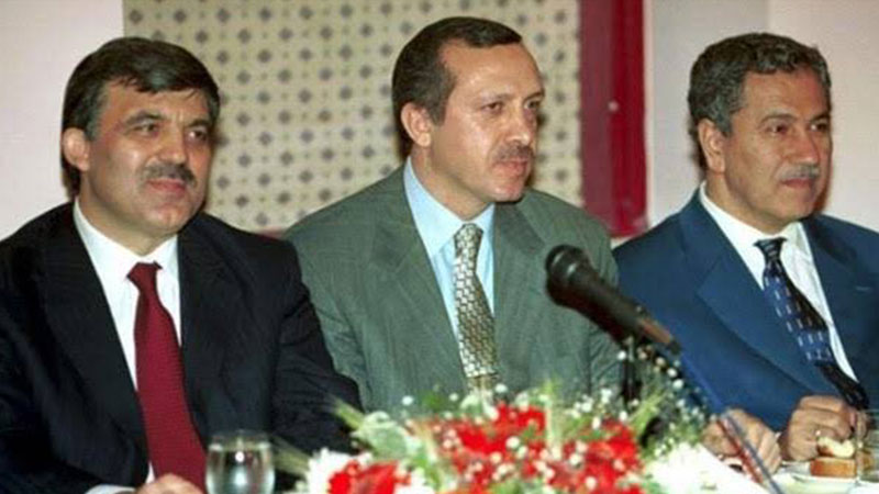 Bülent Arınç, AKP’yi bu fotoğrafla kutladı