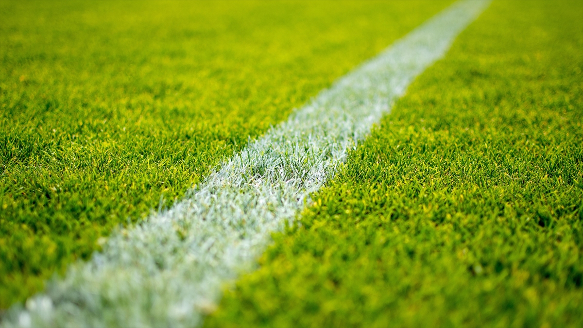 Fransa'da Sahalara Yönelik Sulama Yasağı Futbol Kulüplerini Endişelendiriyor